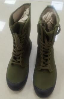 Des bottes de combat, des bottes tactiques, des bottes anti-dérrapage, des bottes militaires.