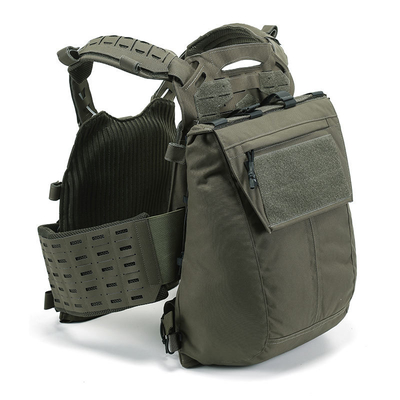 Veste de combat tactique en nylon réglable en noir, respirant, incluant des plaques balistiques
