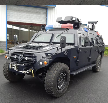 Véhicules blindés militaires à 60 km/h avec triple assurance