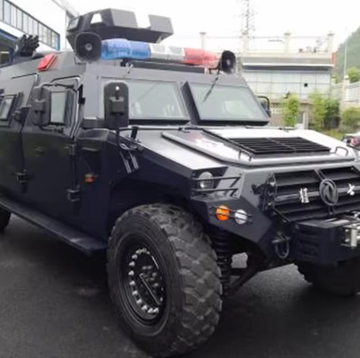 Véhicules blindés militaires à 60 km/h avec triple assurance