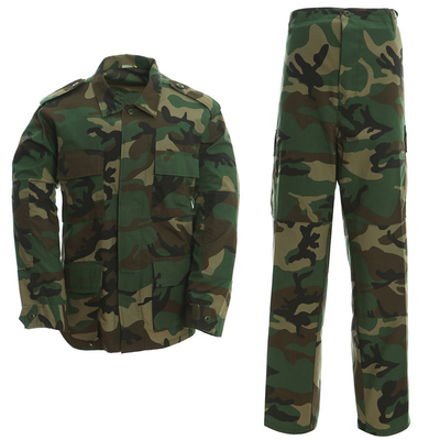 Un uniforme militaire de bonne ventilation --- BDU, camouflage