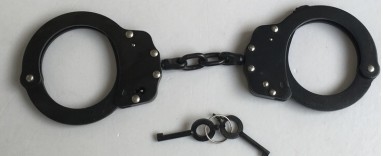Anti menottes de police de l'acier au carbone NIJ d'équipement de la police anti-émeute d'autodéfense vraies