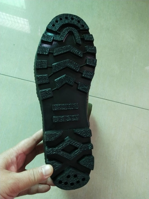 Des bottes de combat, des bottes tactiques, des bottes anti-dérrapage, des bottes militaires.