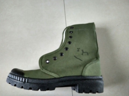 Des bottes de combat, des bottes tactiques, des bottes anti-dérrapage, des bottes militaires.